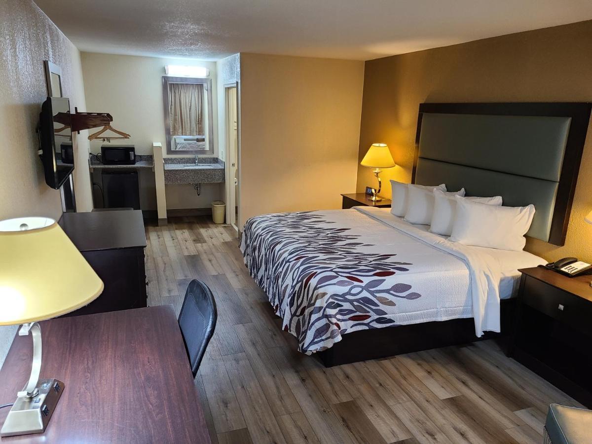 Red Roof Inn Staunton Extérieur photo