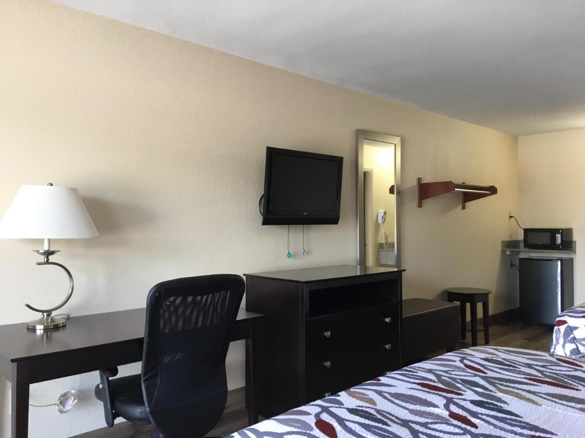 Red Roof Inn Staunton Extérieur photo