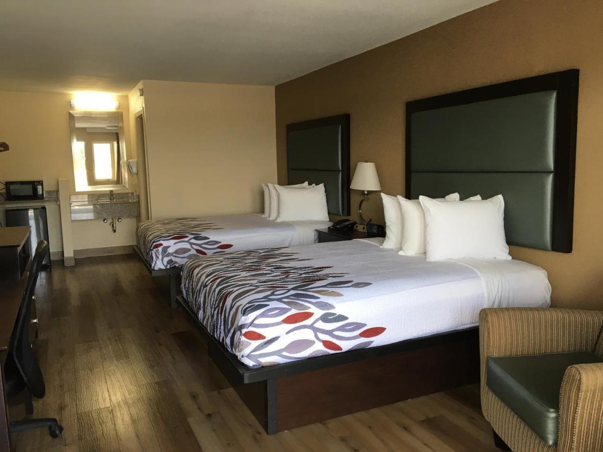 Red Roof Inn Staunton Extérieur photo