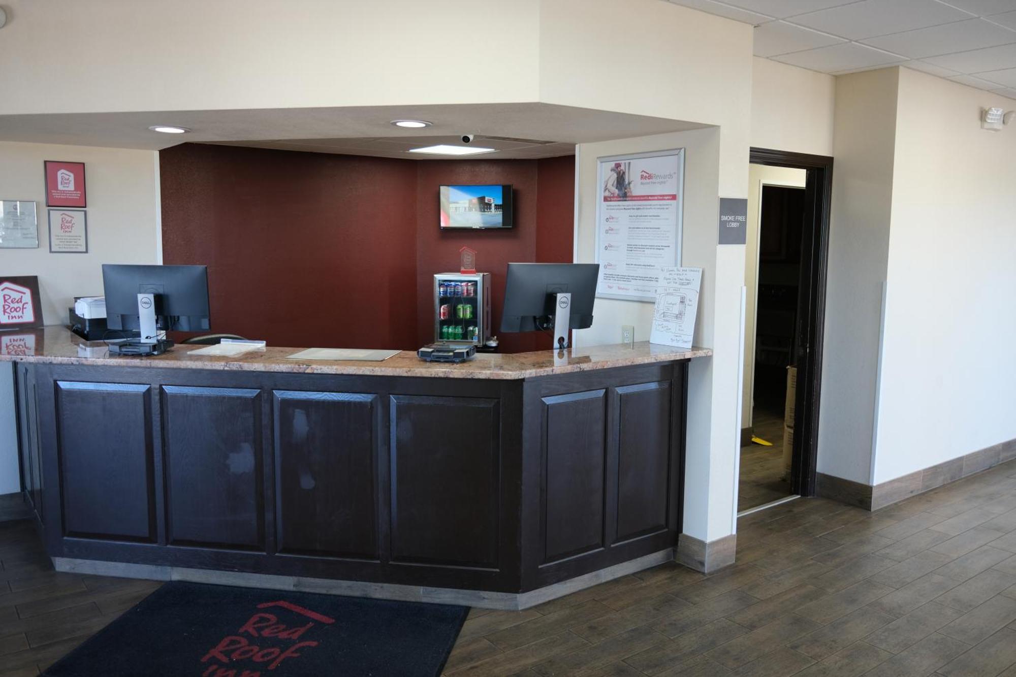 Red Roof Inn Staunton Extérieur photo