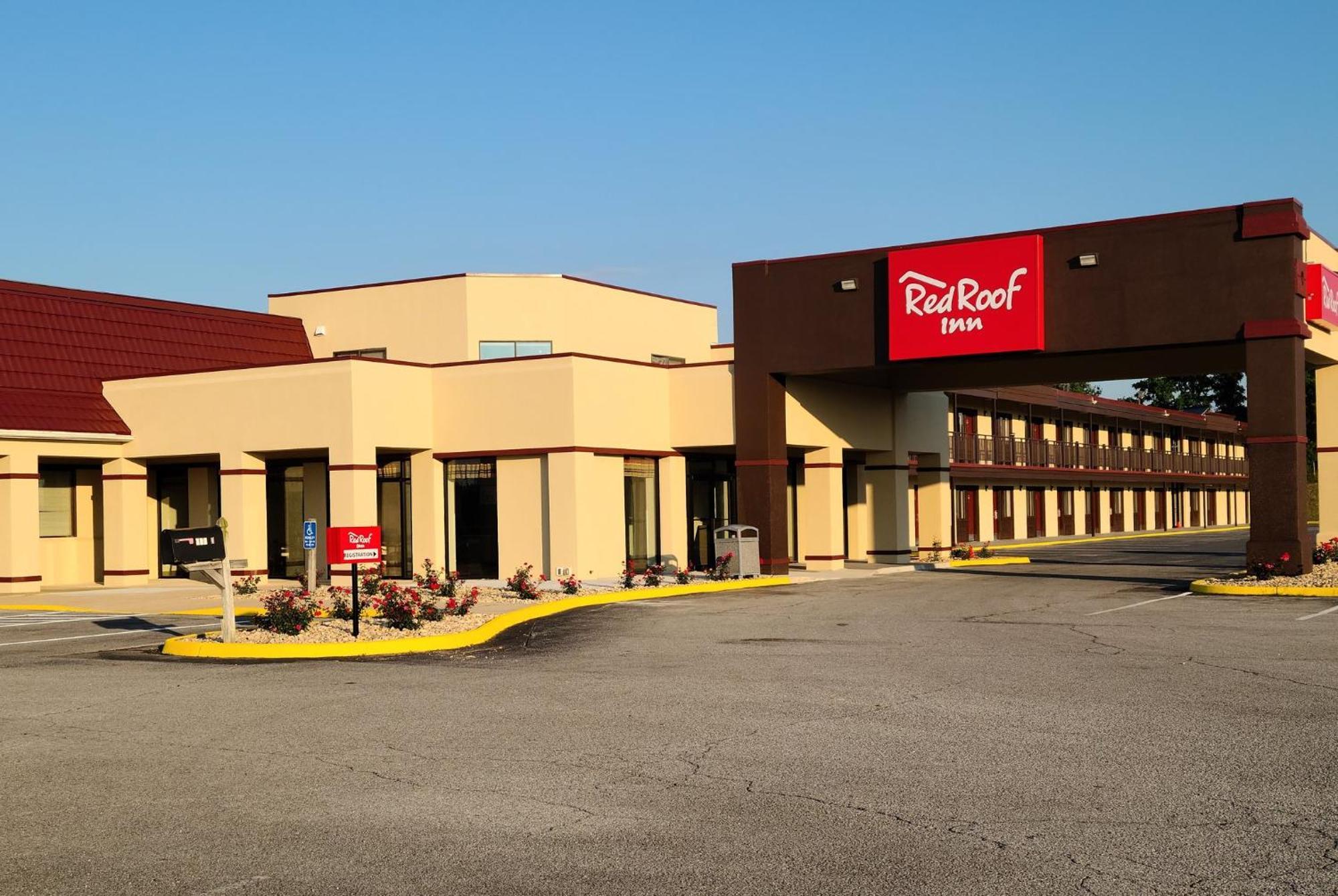 Red Roof Inn Staunton Extérieur photo